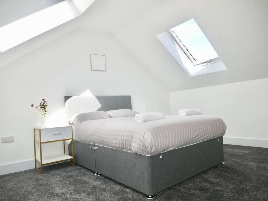 Stylish 4-Bedroom Retreat, Perfect For Groups Liverpool Exterior foto