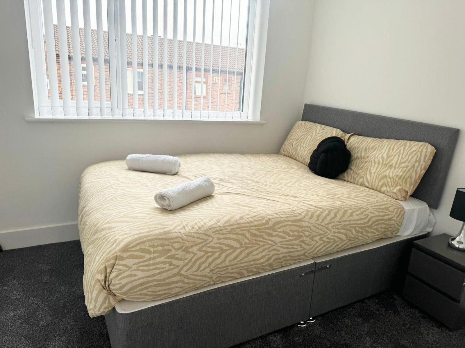Stylish 4-Bedroom Retreat, Perfect For Groups Liverpool Exterior foto